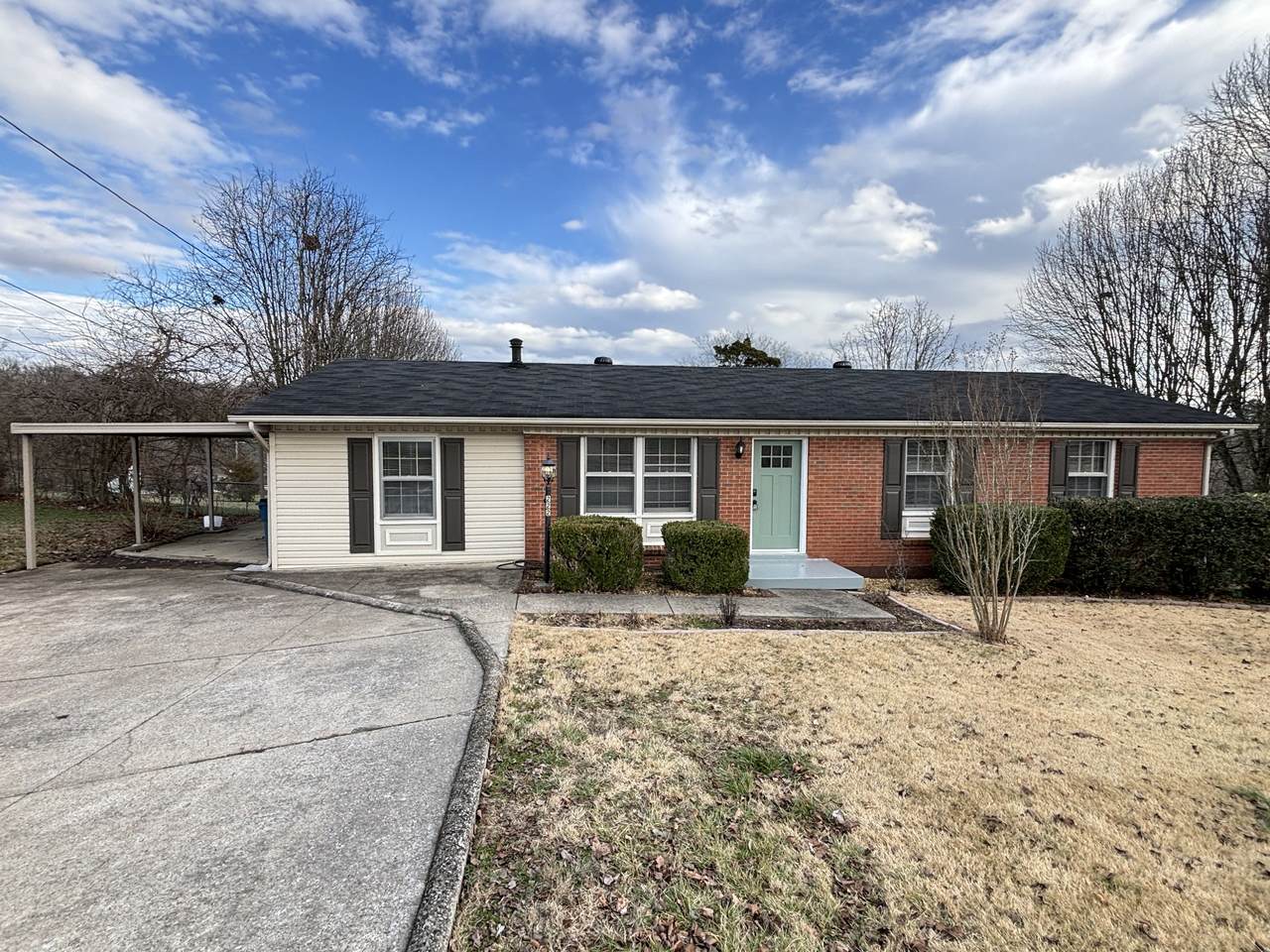 222 S Valley Rd - Photo 1