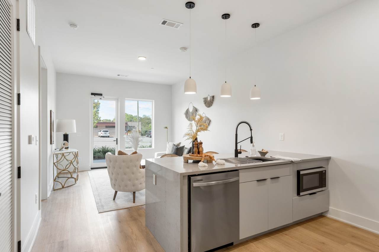 1090 Haysboro Ave - Photo 1