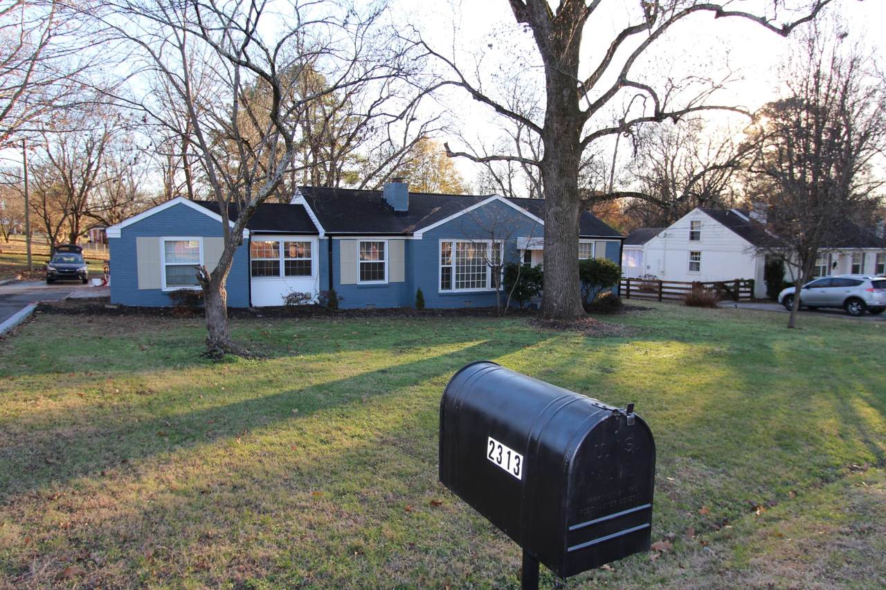 2313 Ingleside Dr - Photo 1