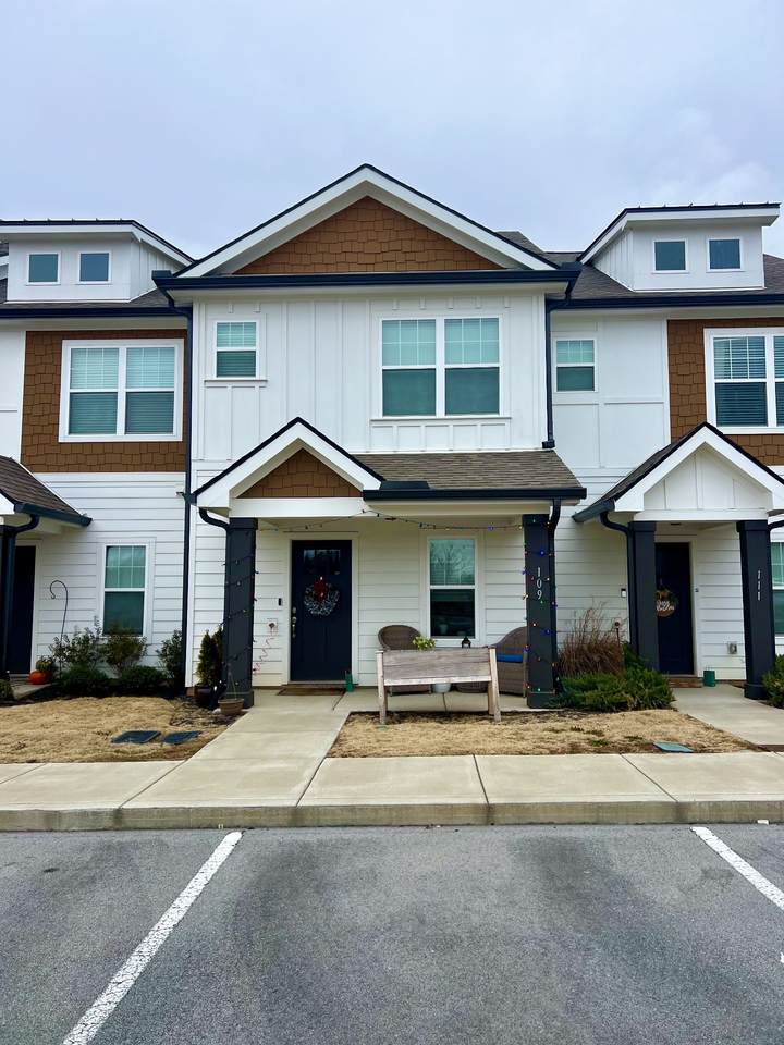 109 E Forge Ct - Photo 1