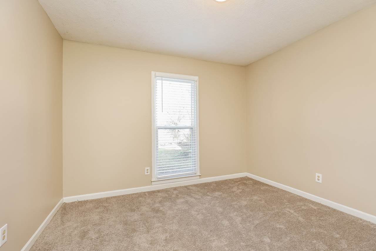 305 Short Ct - Photo 1