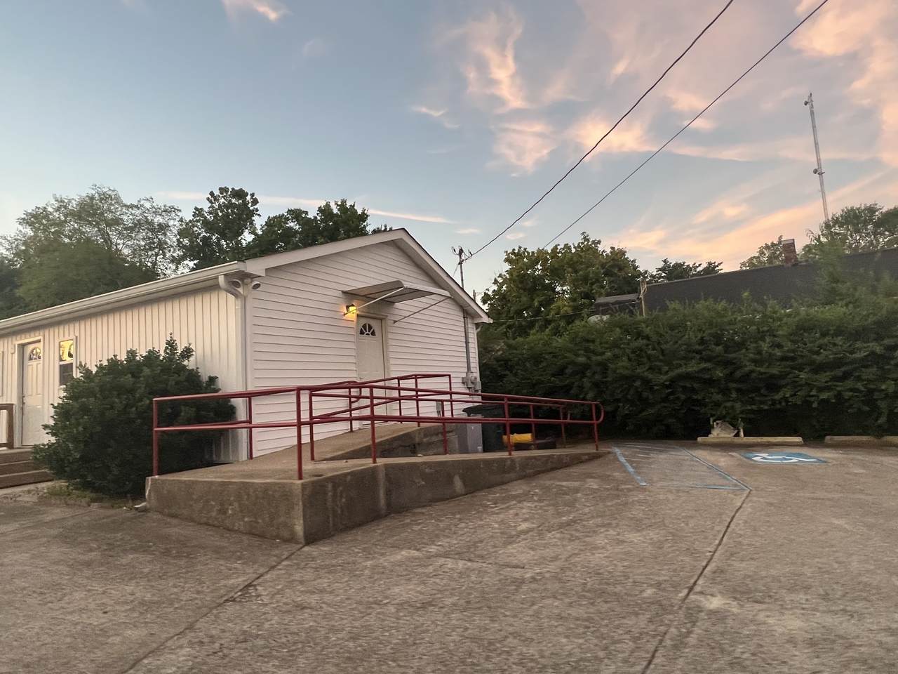 https://bt-photos.global.ssl.fastly.net/nashville/1280_boomver_1_RTC3068360-1.jpg
