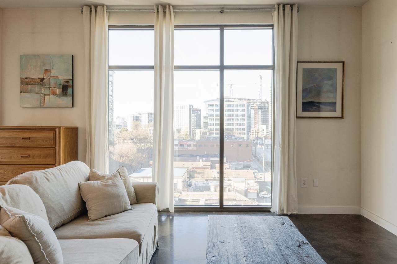 1510 Demonbreun St - Photo 1