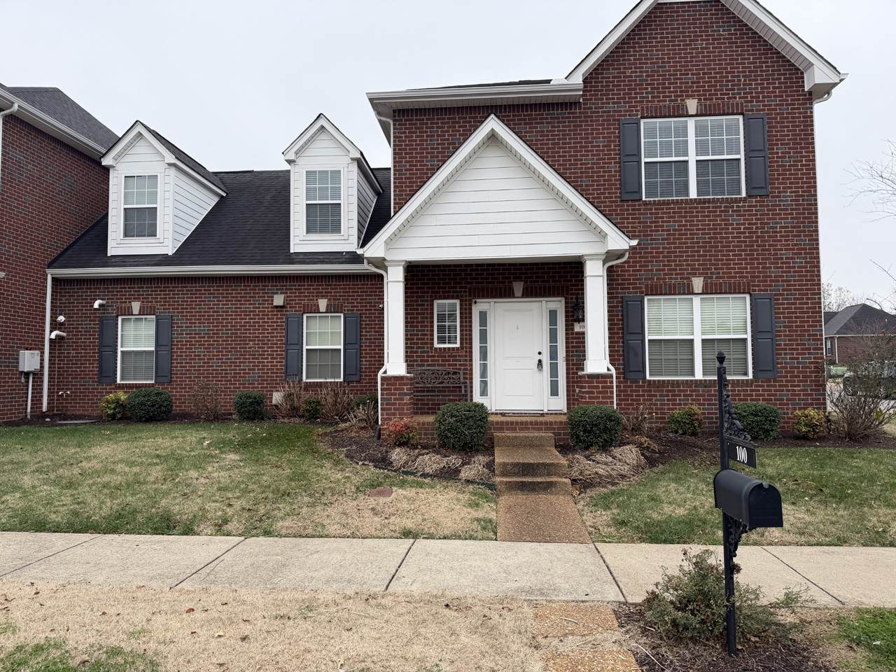 100 Abbey Ln - Photo 1