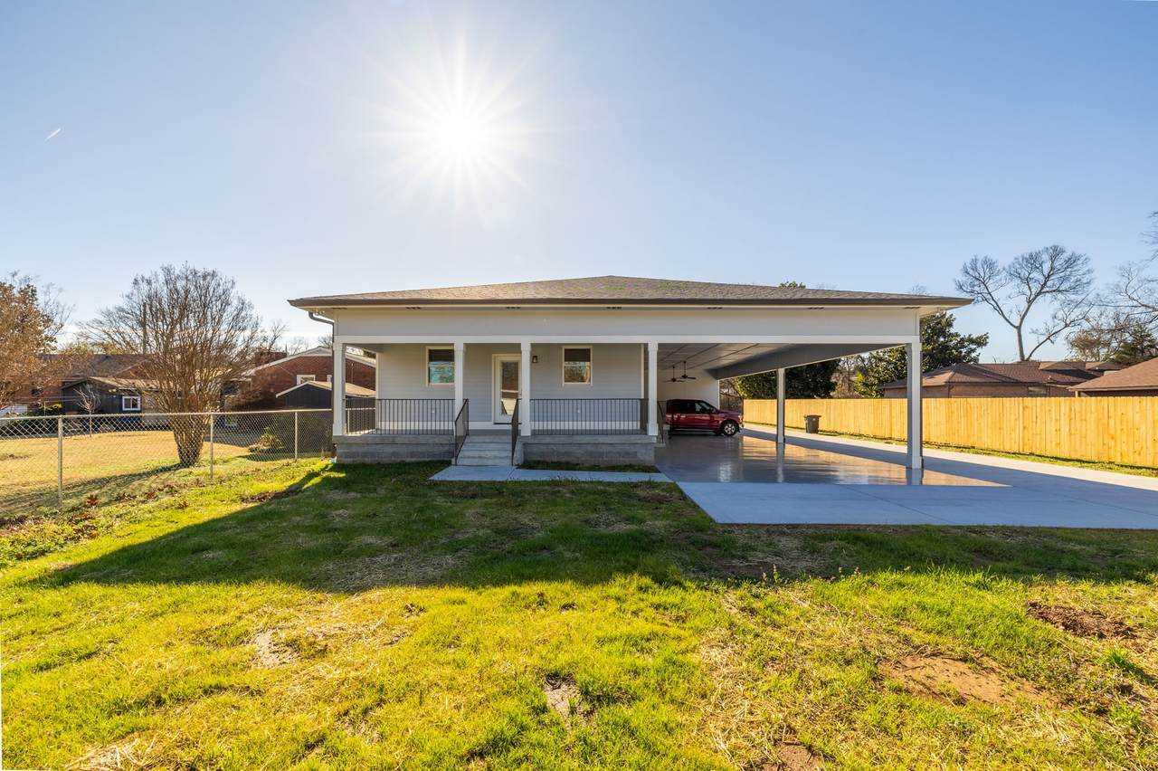 2104 Jade Dr - Photo 1