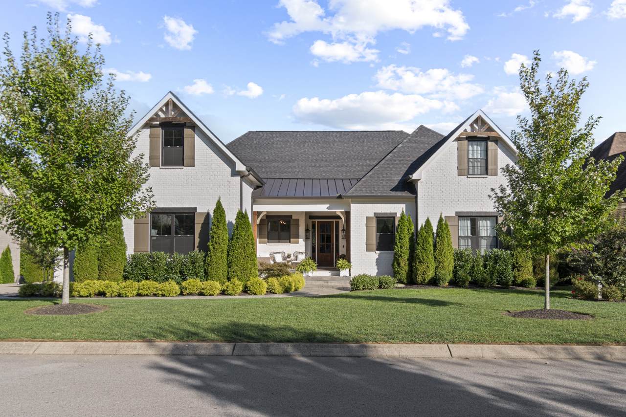 2186 Hartland Rd - Photo 1