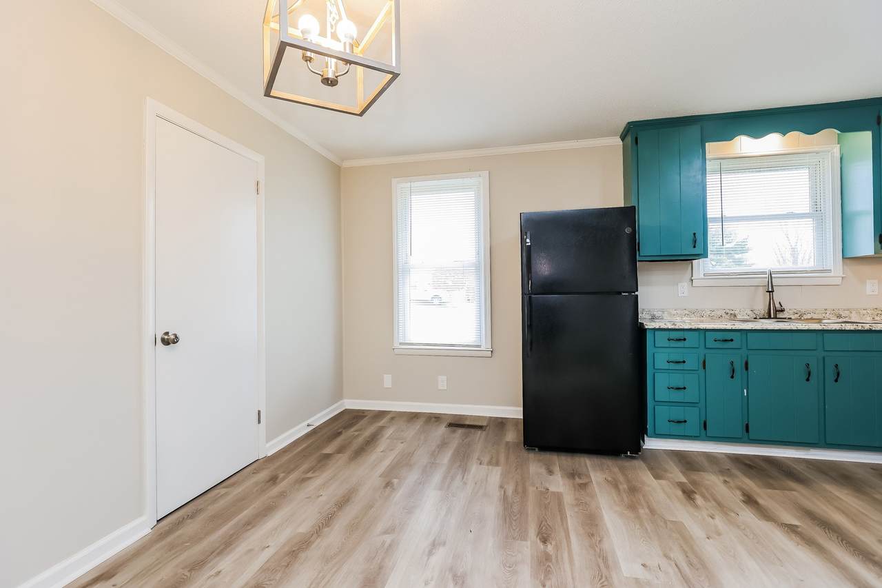 410 Watts Dr - Photo 1