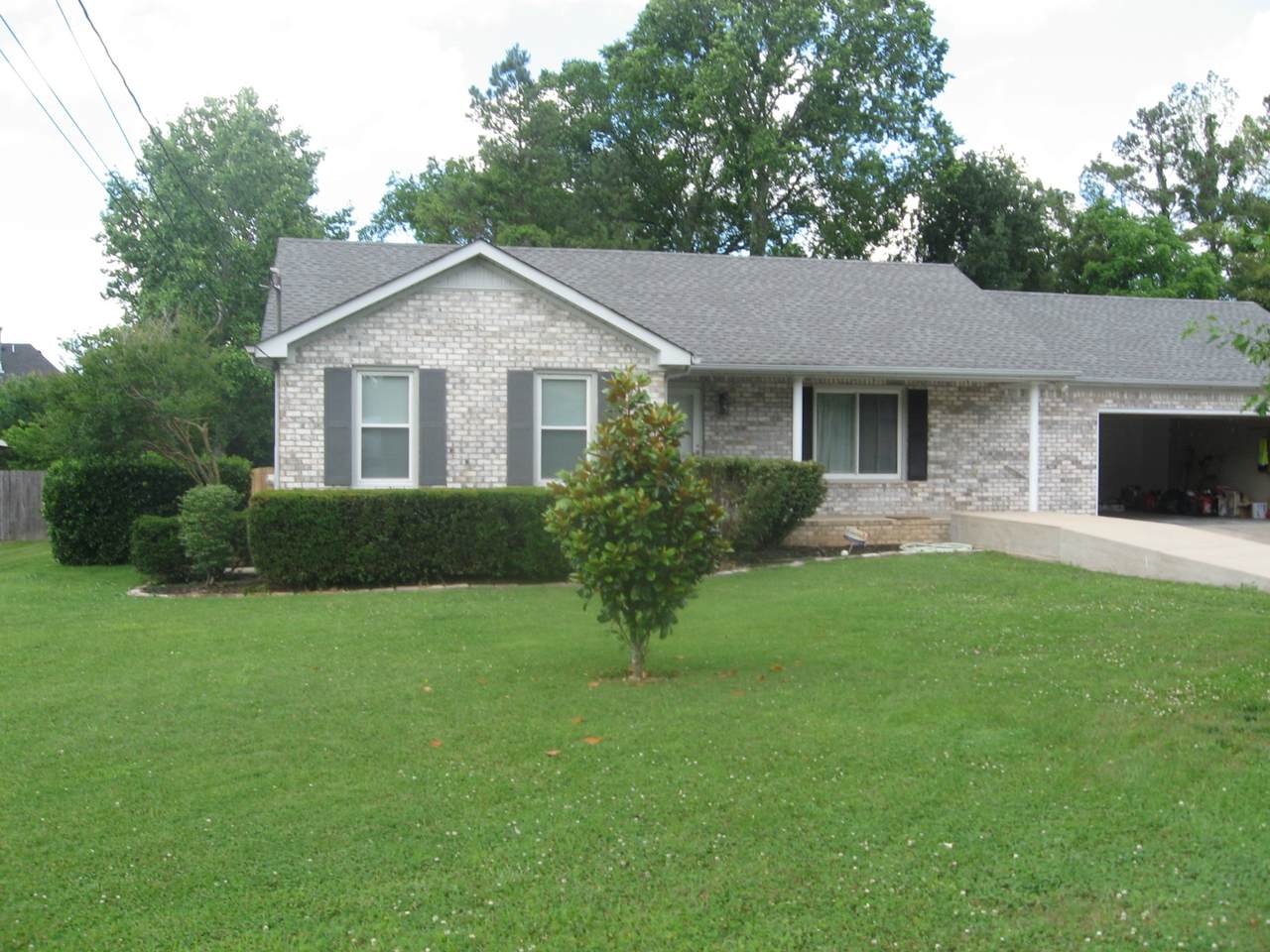 427 Whitney Dr - Photo 1