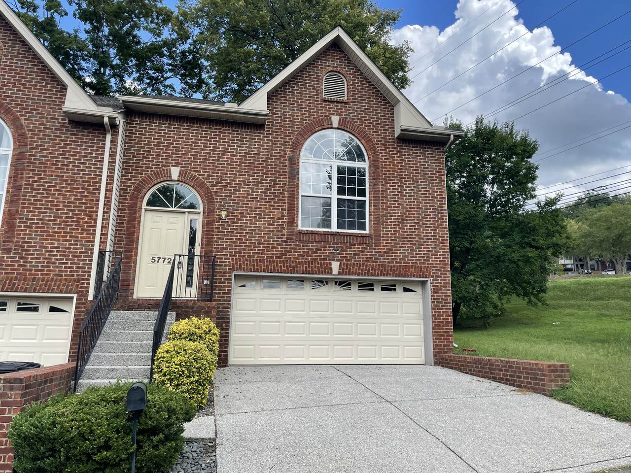 5772 Amalie Dr - Photo 1