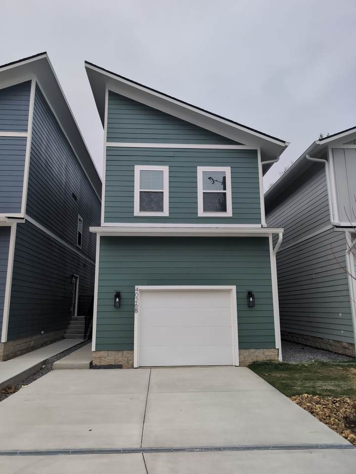 4026 University Ave - Photo 1