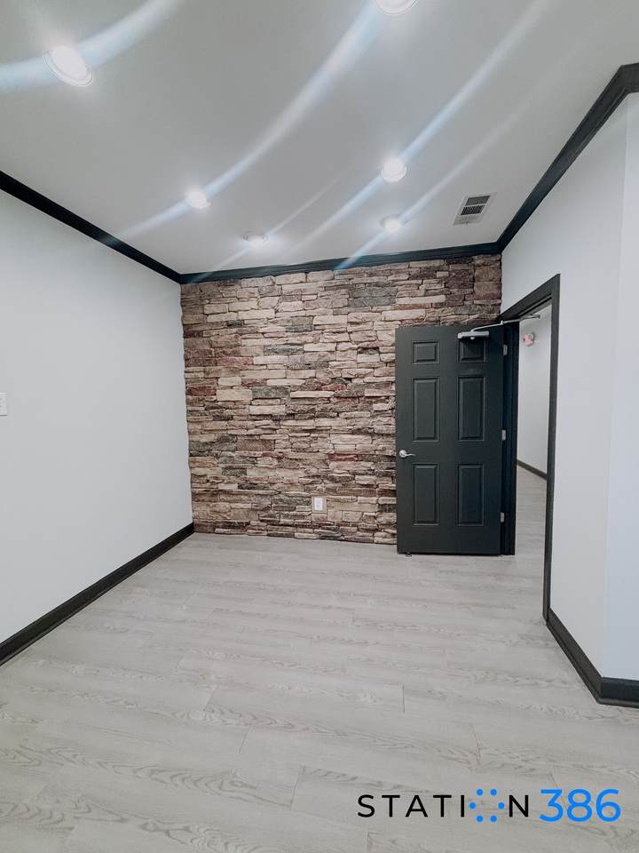 1531 Hunt Club Blvd - Photo 1