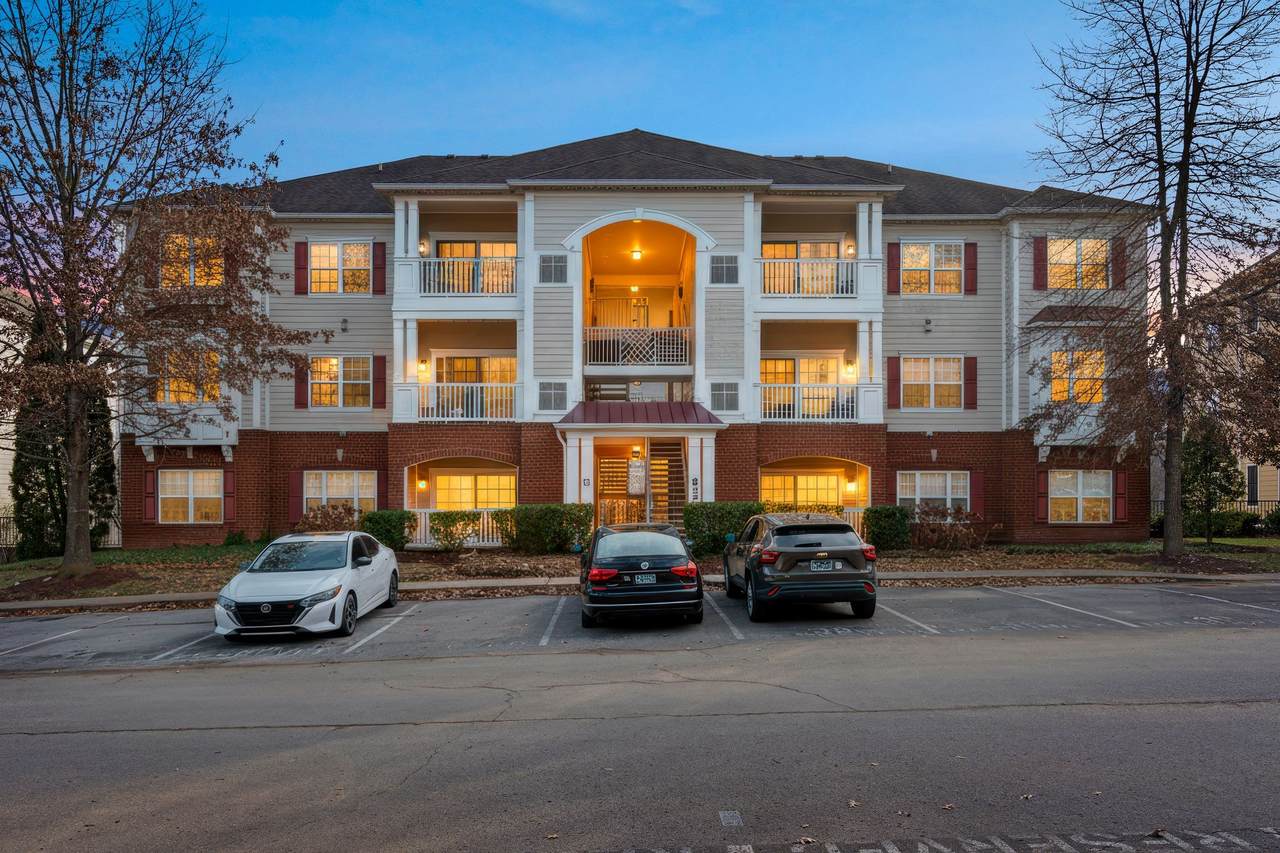 8221 Lenox Creekside Dr - Photo 1