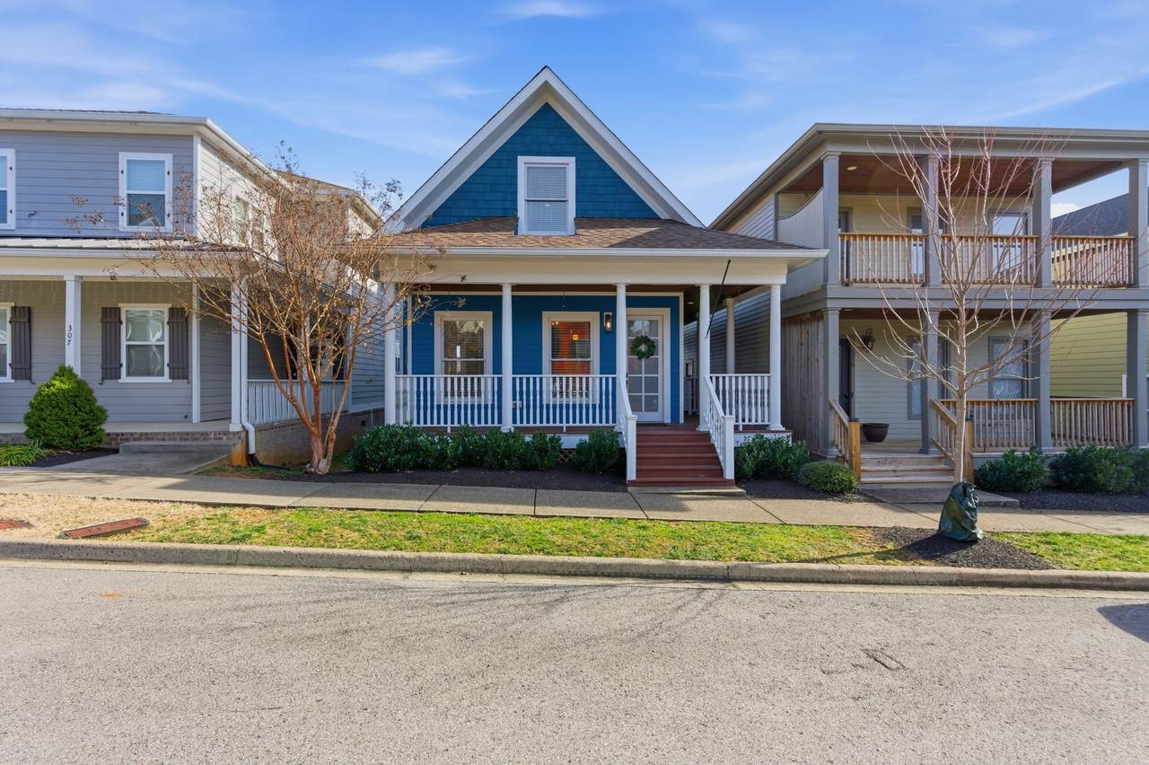 315 Augusta Ave - Photo 1