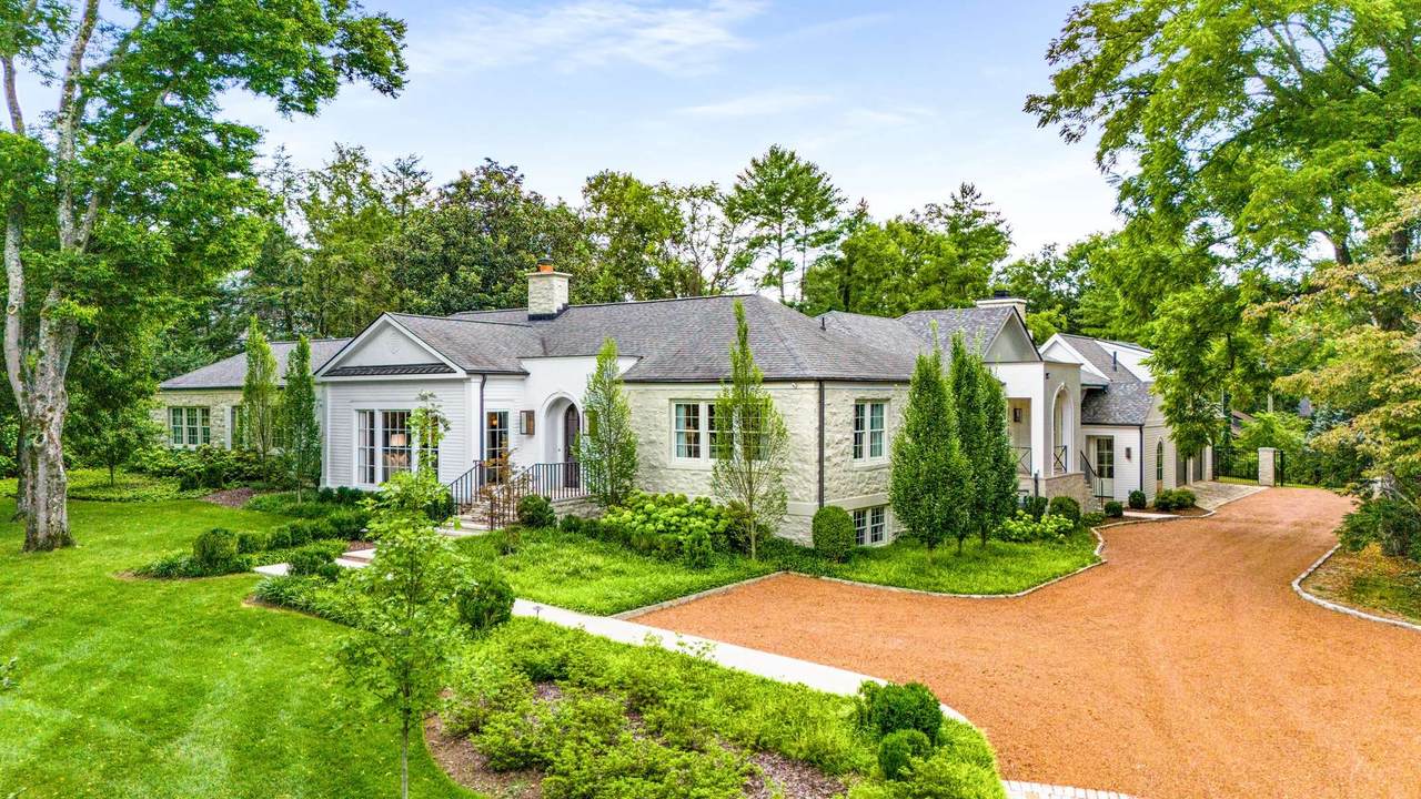 215 Lynnwood Ter - Photo 1