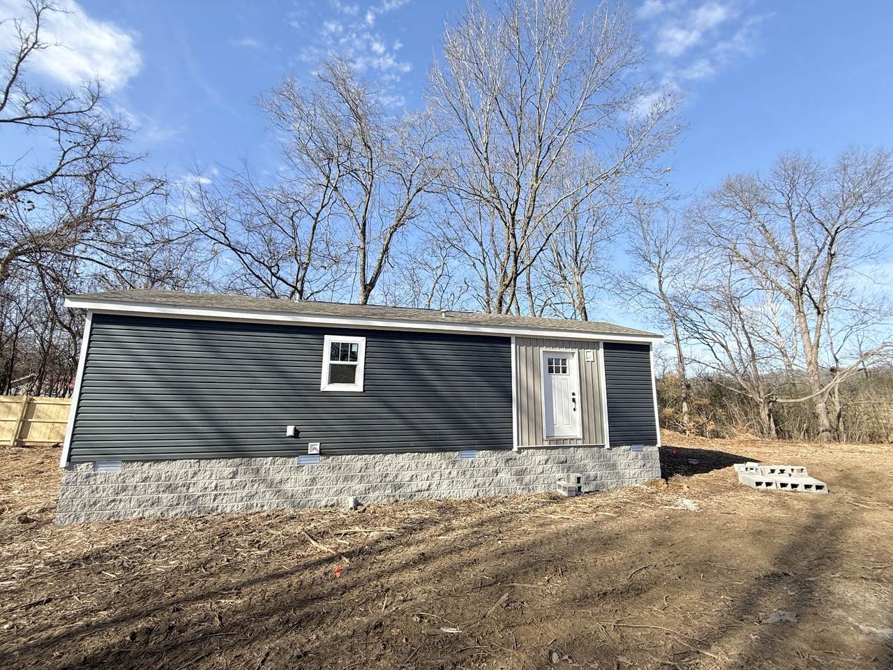 719 Peyton Road - Photo 1