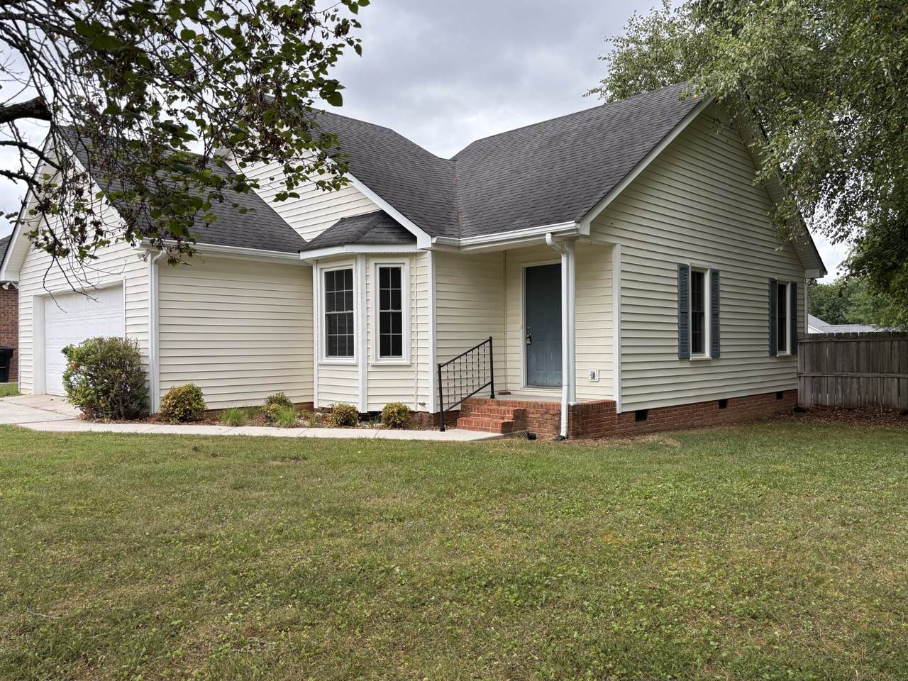 100 Blue Ridge Ave - Photo 1