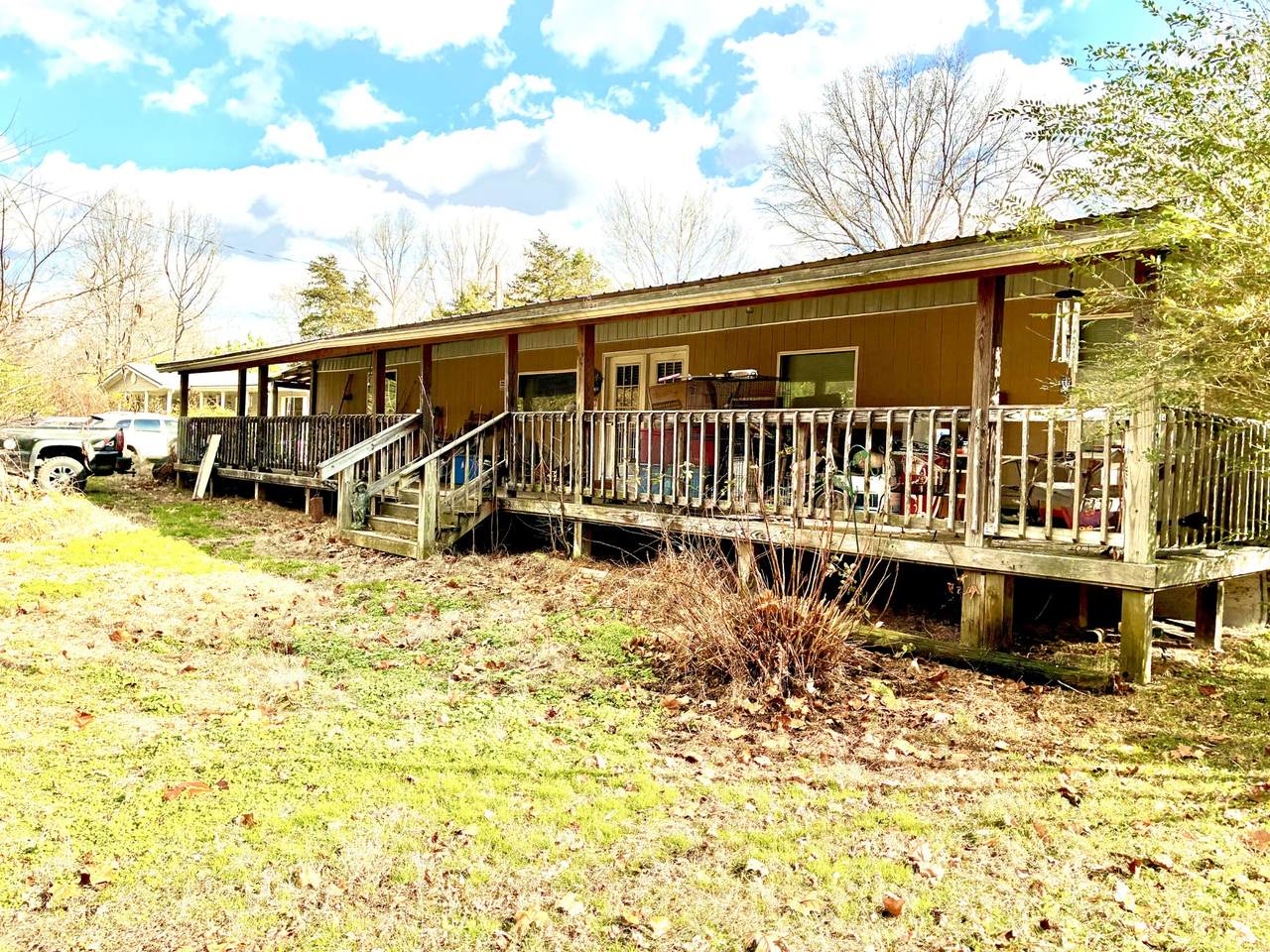 202 Pineview Rd - Photo 1