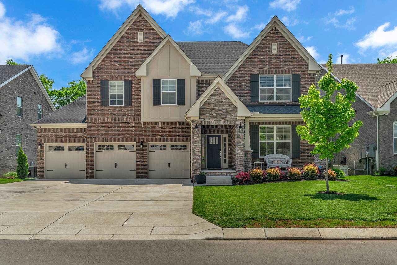 219 Caroline Way - Photo 1