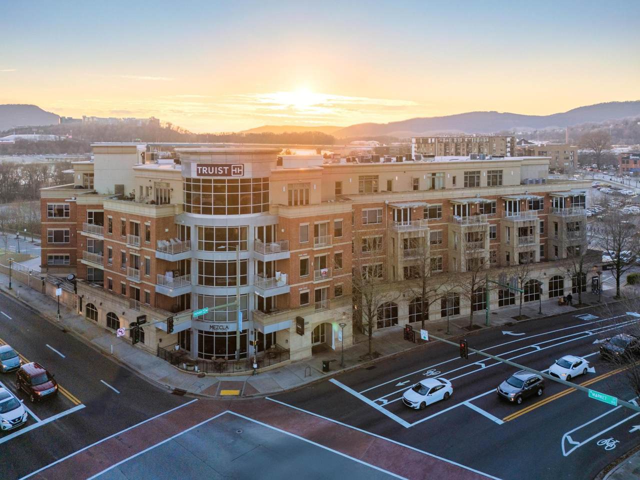 4 Cherokee Boulevard - Photo 1