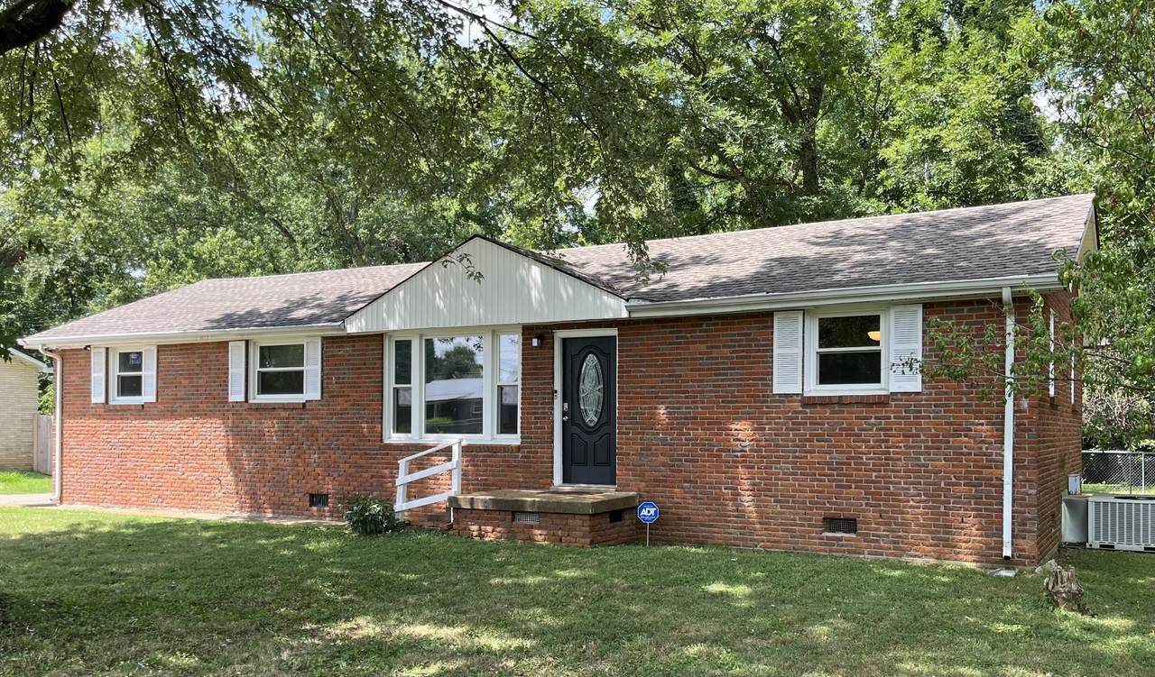 25 Charlemagne Blvd - Photo 1