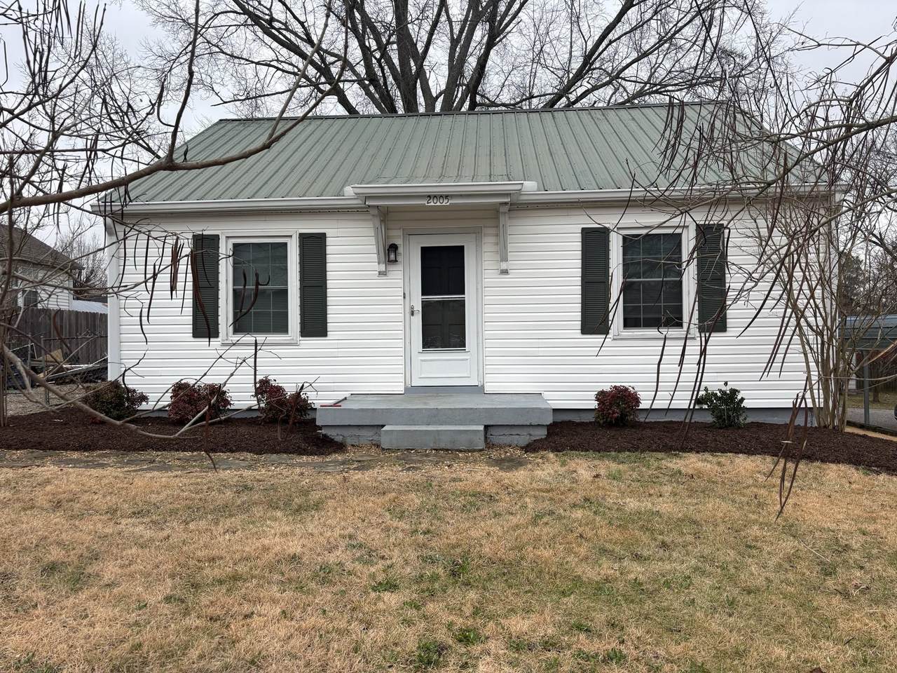 2005 Highland Ave - Photo 1