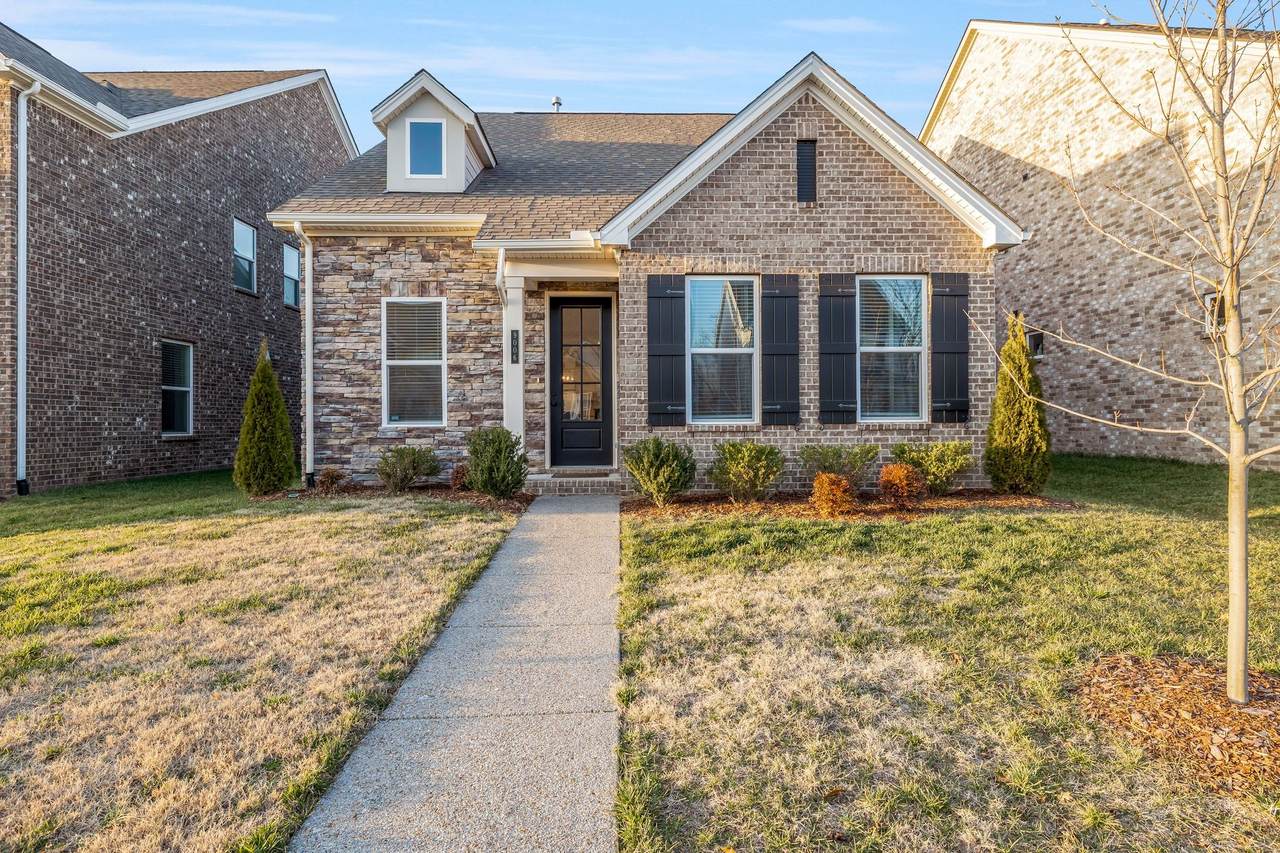 9006 Headwaters Dr - Photo 1