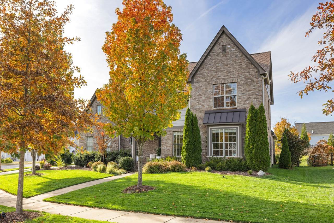 924 Hornsby Dr - Photo 1