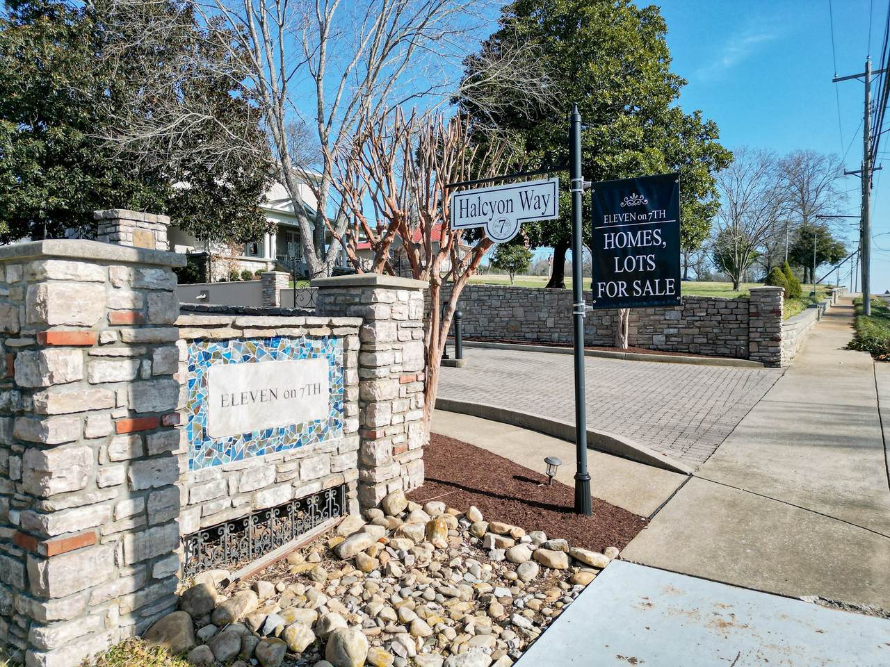 705 Halcyon Way - Photo 1