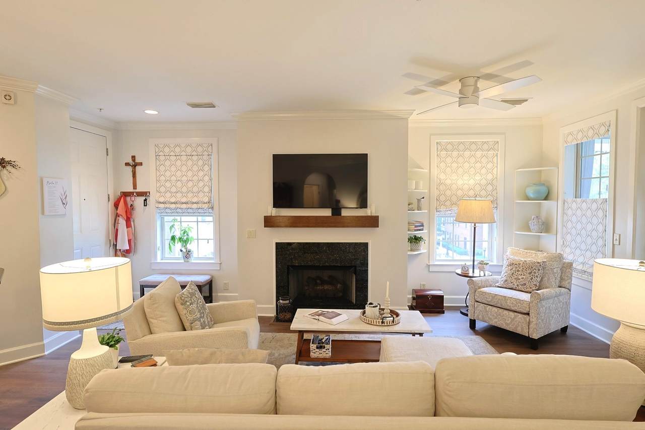 307 Seven Springs Way - Photo 1