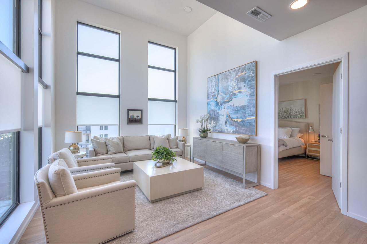 806 Olympic St - Photo 1