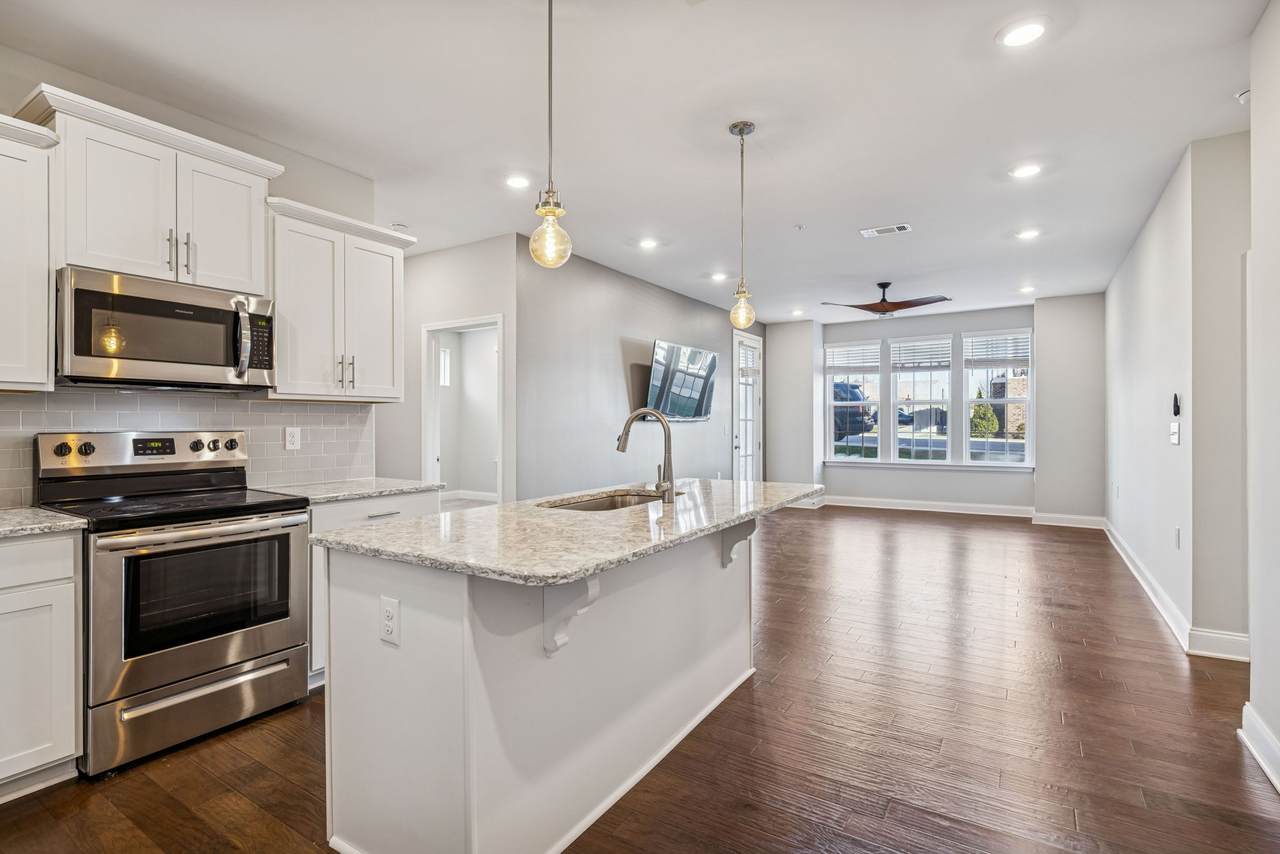 1000 Vintage Green Ln - Photo 1