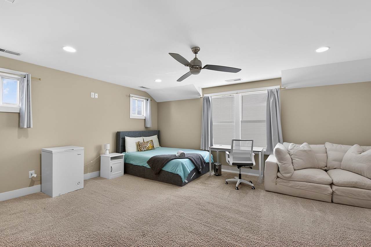 909A Halcyon Ave - Photo 1