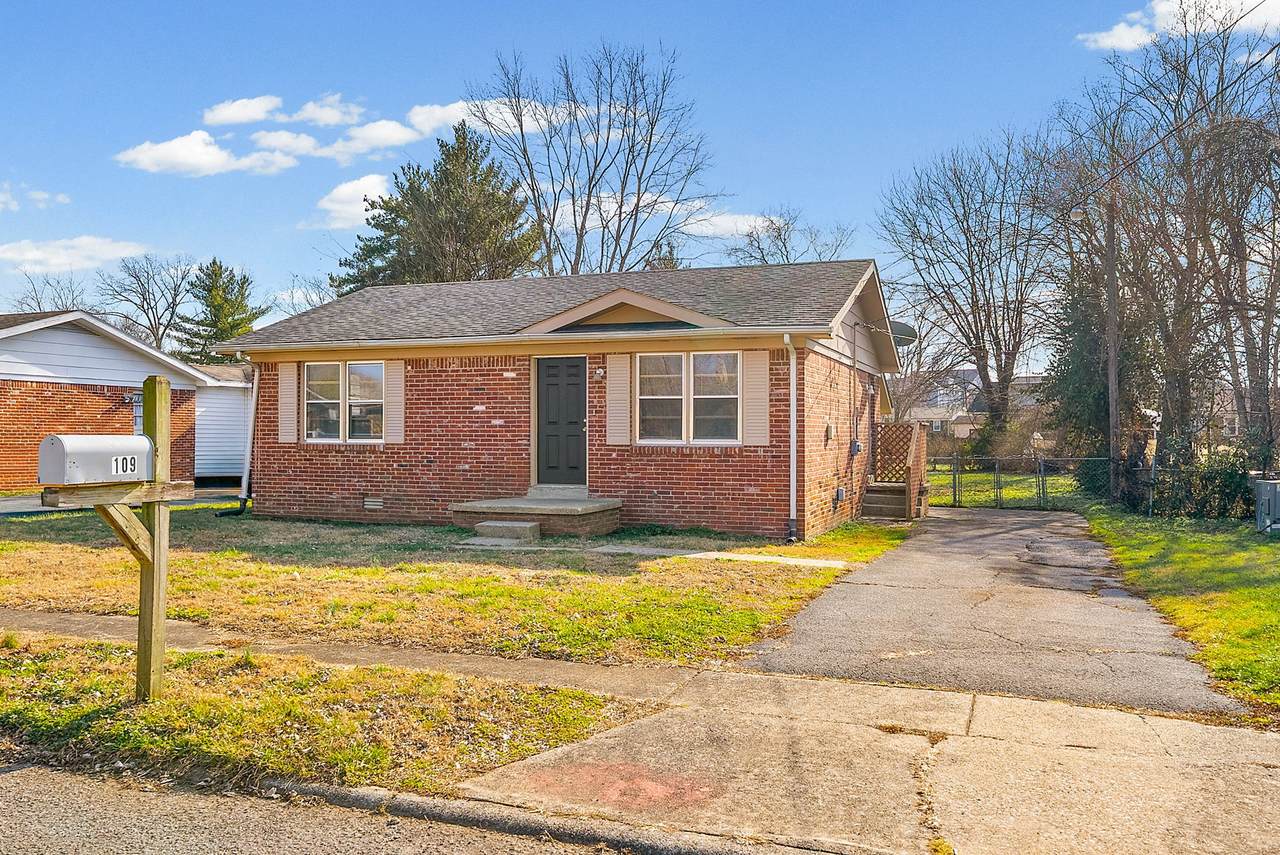 109 Boxwood Dr - Photo 1