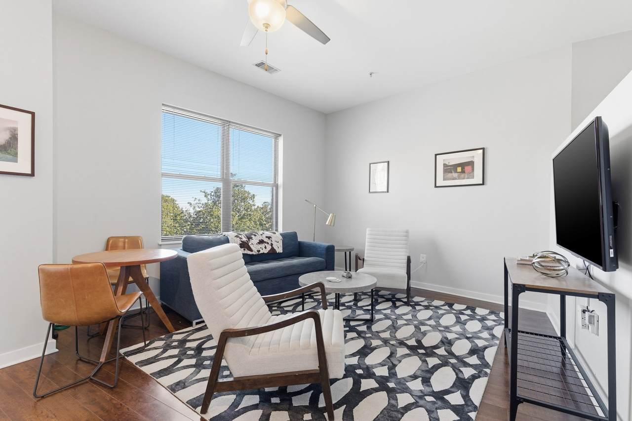 1700 Belcourt Ave - Photo 1
