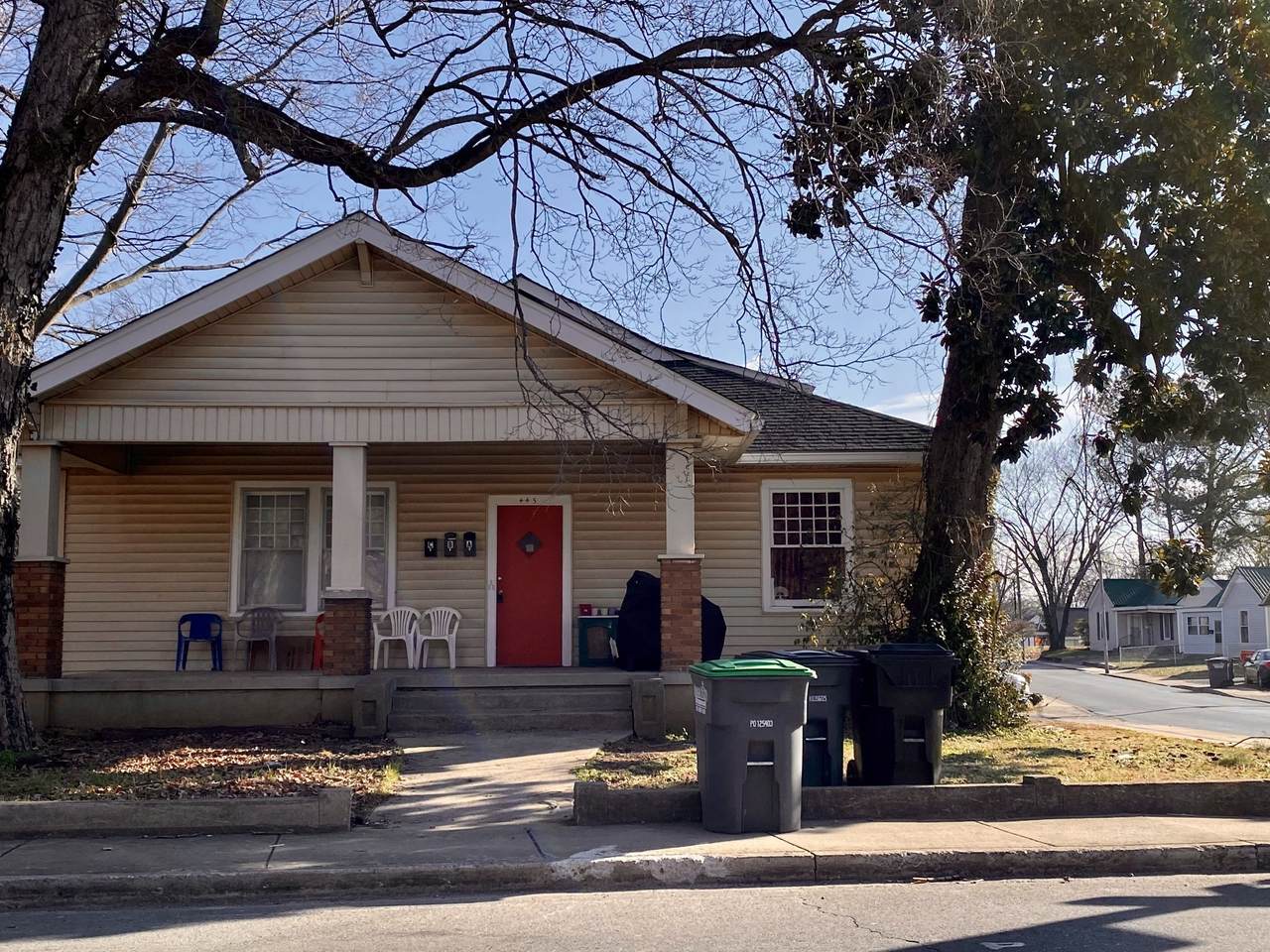 445 Greenwood Ave - Photo 1