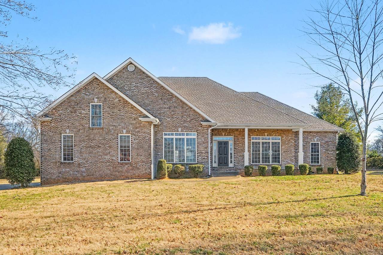 2990 Oak Glen Ln - Photo 1