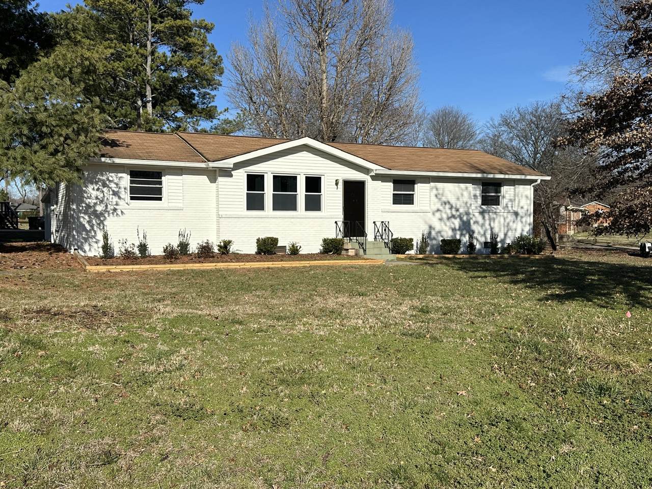 115 Gates Dr - Photo 1