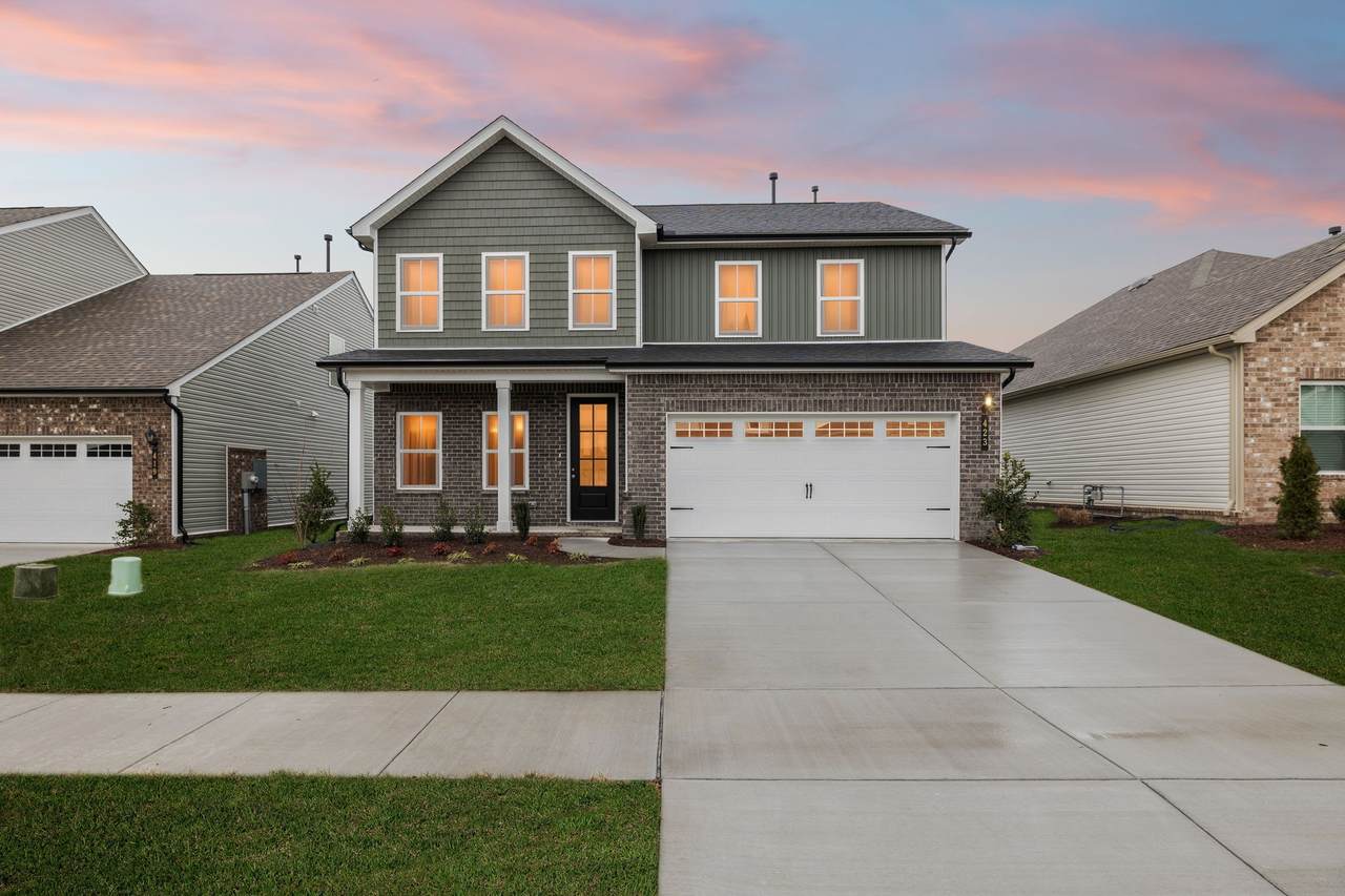 423 Duchess Blvd - Photo 1