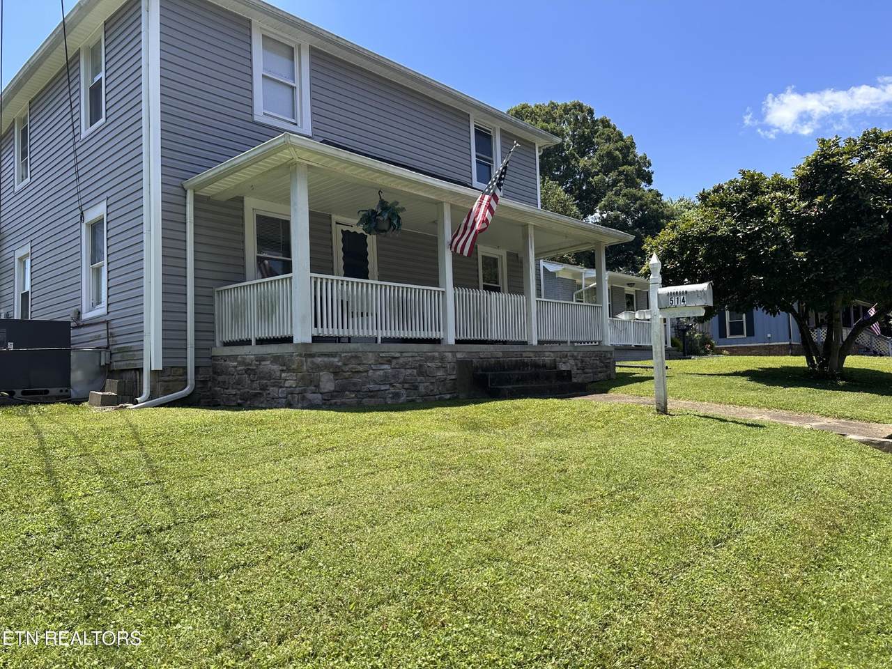 514 W 7th Ave - Photo 1
