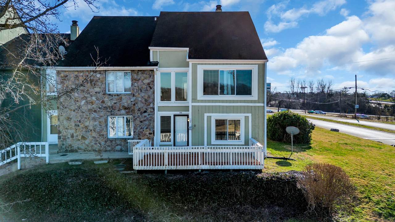 200 Raintree Dr - Photo 1