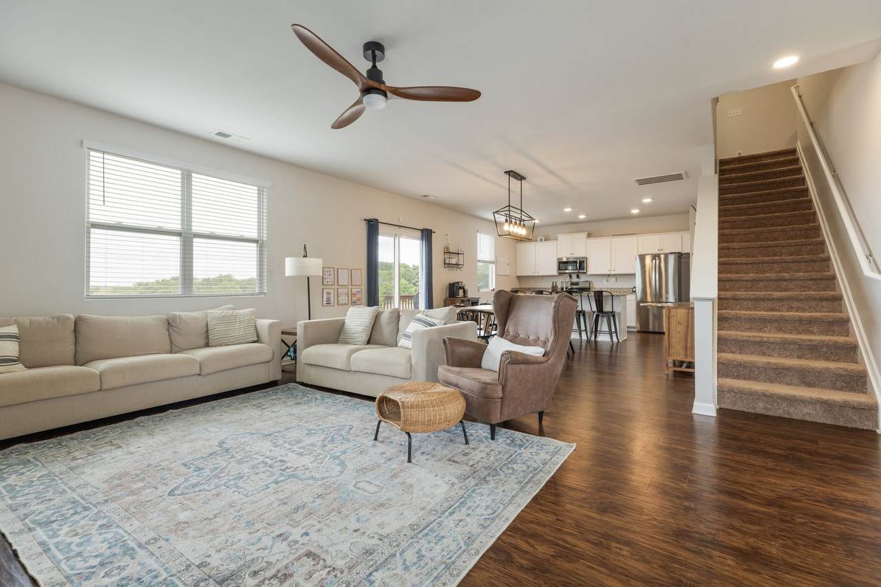 905 Aberdeen Ct - Photo 1