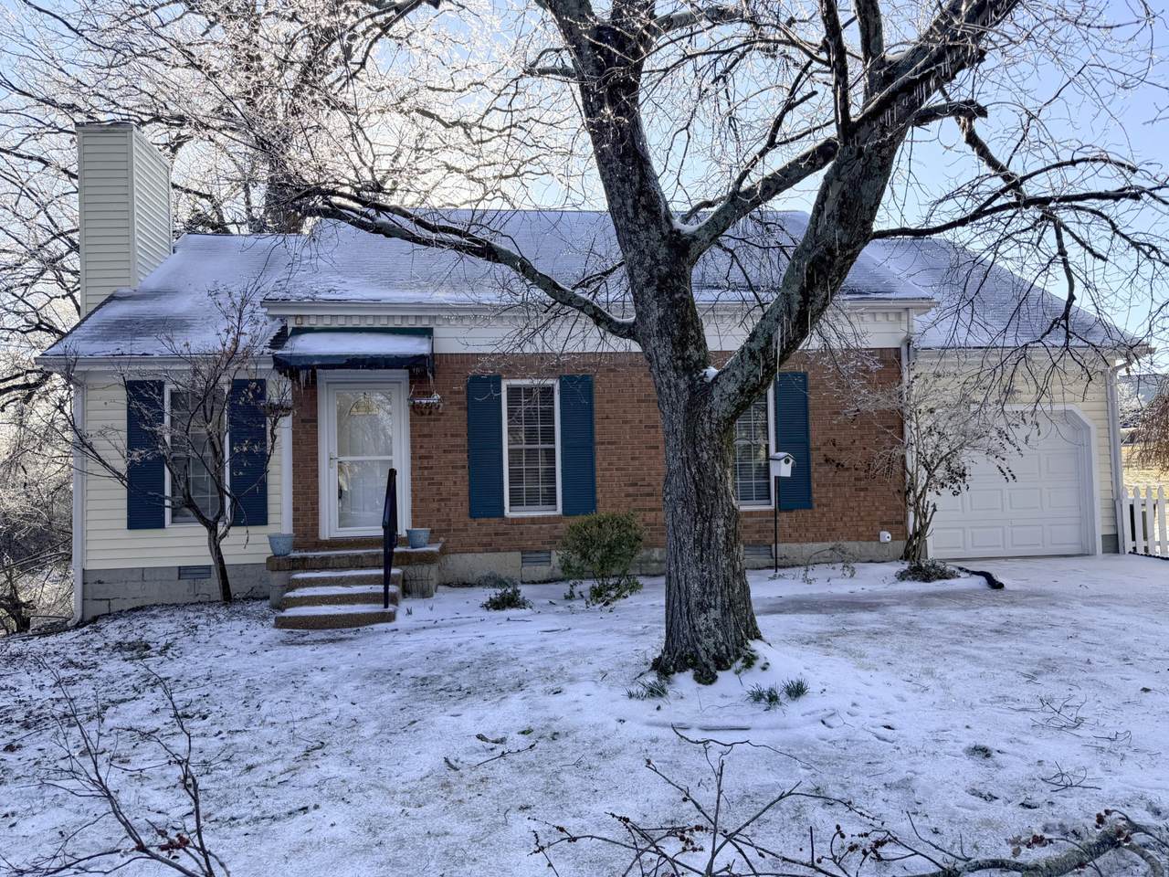 108 White Oak Ct - Photo 1