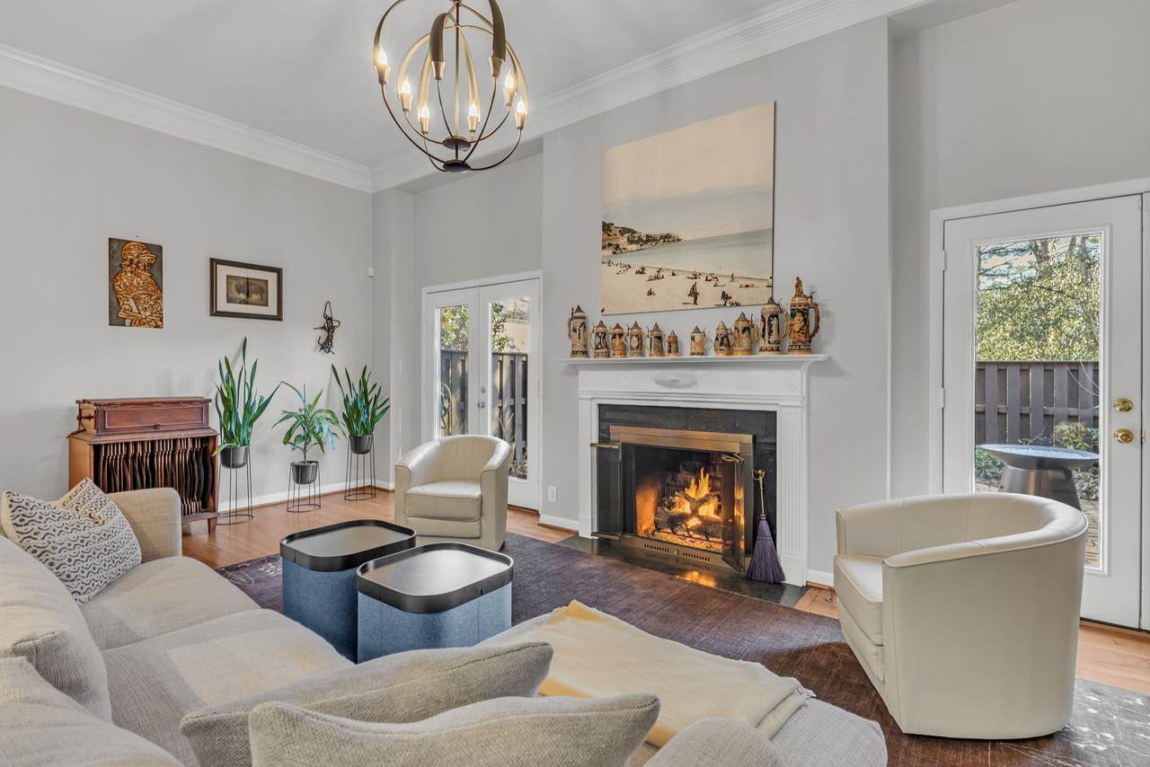 678 Timber Ln - Photo 1