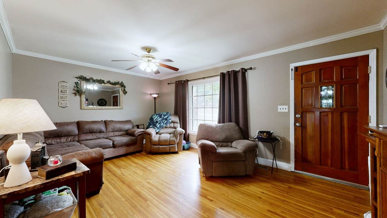 166 E Regent Dr - Photo 1