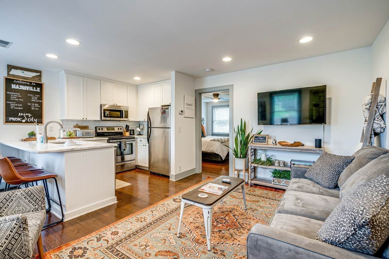 818 Fatherland St - Photo 1