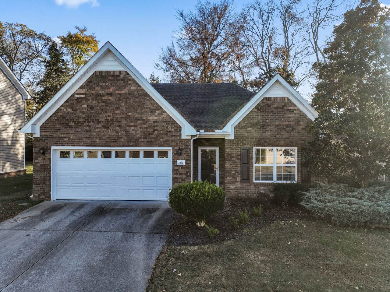 3339 Cotswold Ln - Photo 1