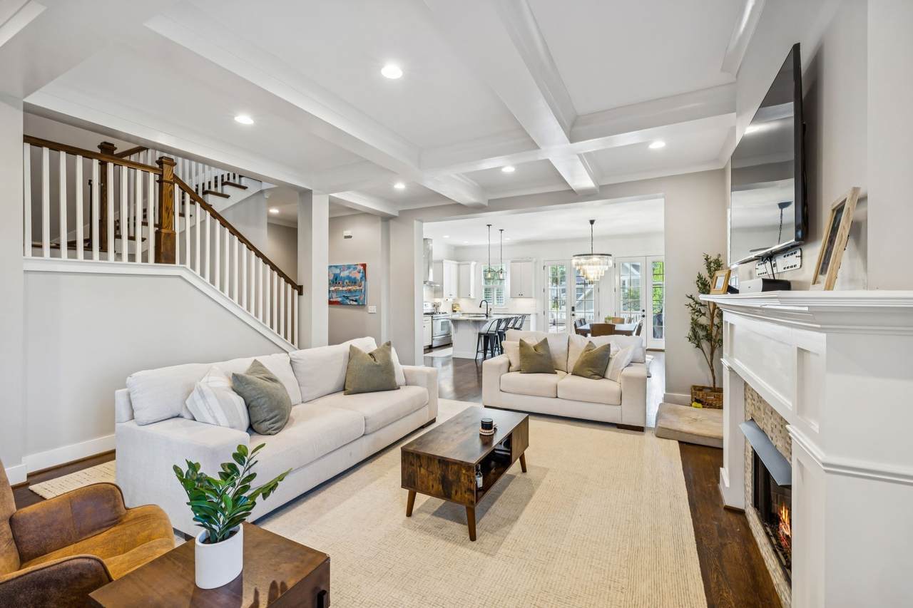 906 Acklen Ave - Photo 1