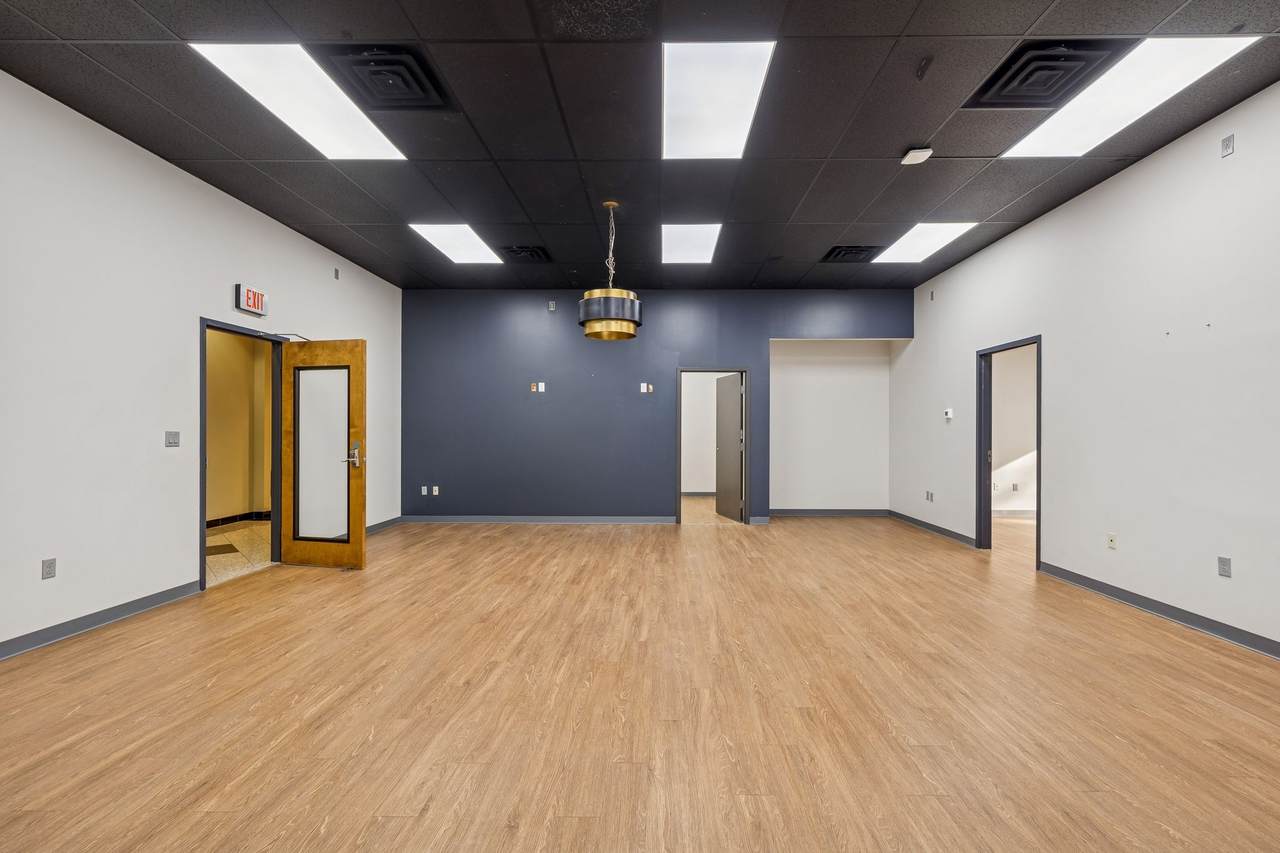 https://bt-photos.global.ssl.fastly.net/nashville/1280_boomver_1_RTC3121539-1.jpg