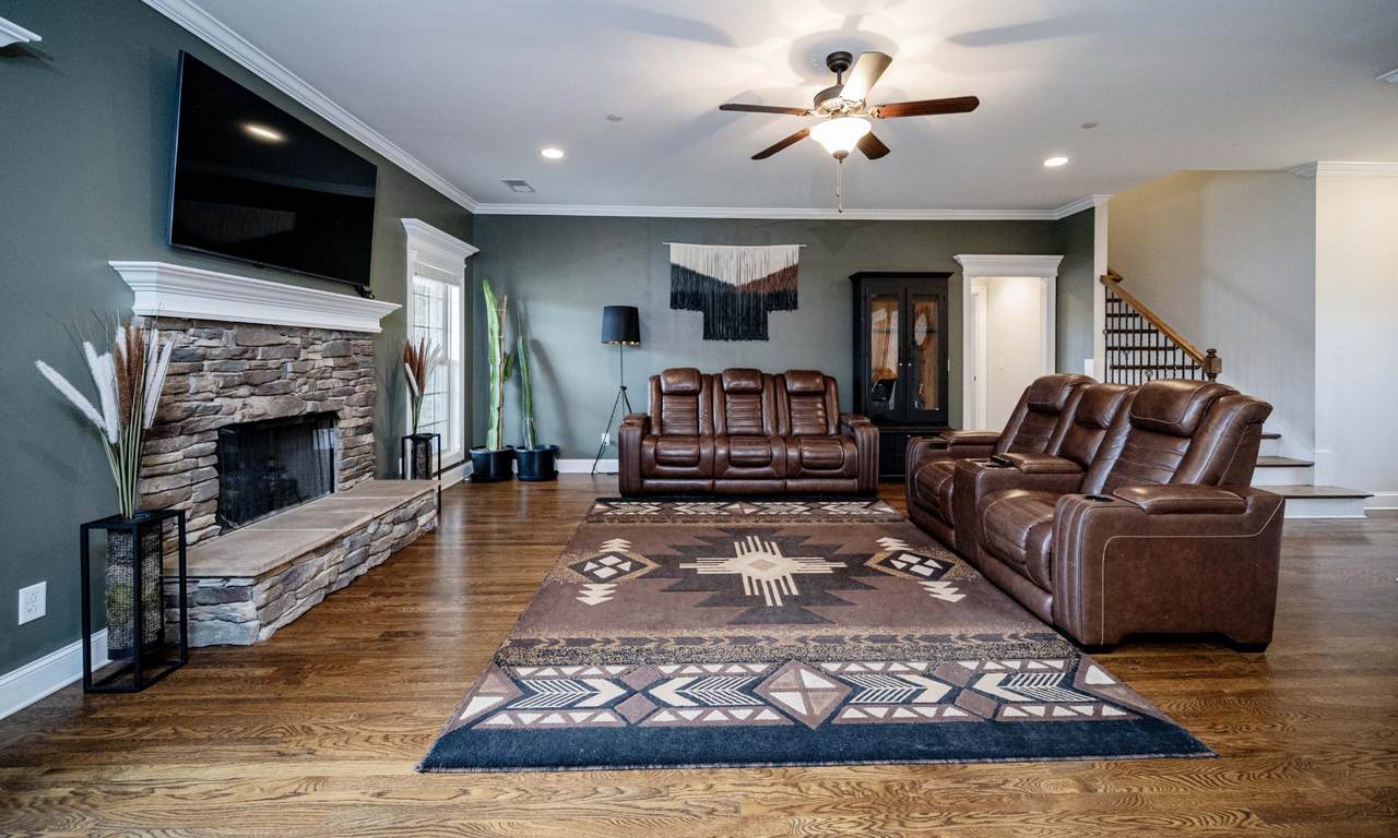 https://bt-photos.global.ssl.fastly.net/nashville/1280_boomver_1_RTC3121725-1.jpg