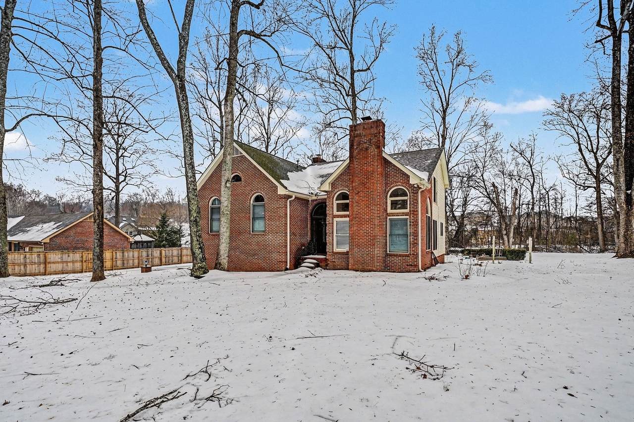 2202 Woodmont Dr - Photo 1